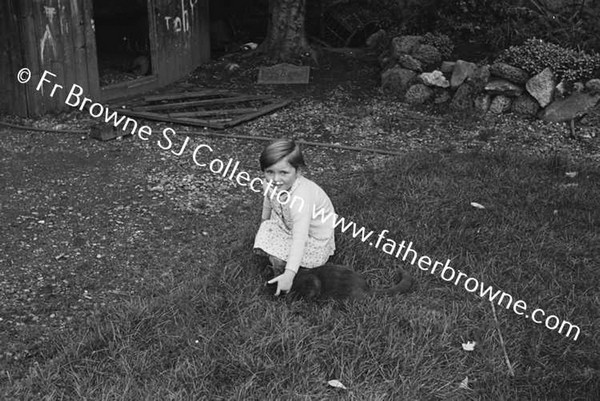 DR.ROBERT(ROBBIE) O'MEARA & FAMILY AT 81 PEMBROKE ROAD INCL MRS MCDONNELL (MARY O'M)